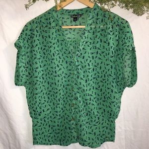 So Cute Green Blouse w/ Safari Animals- Size L
